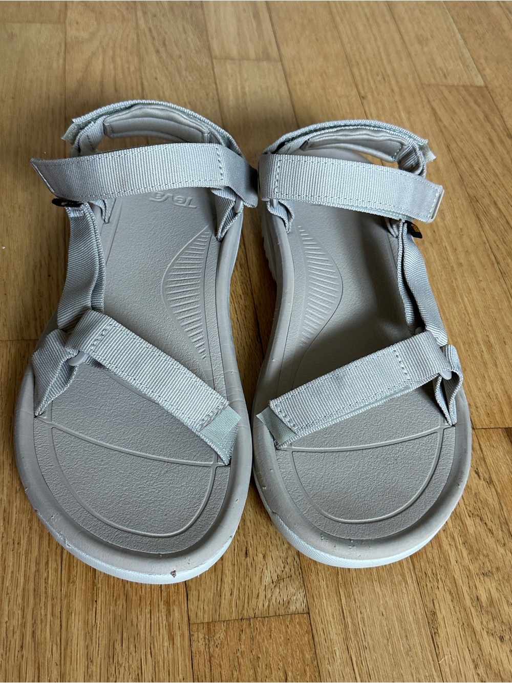 Teva Hurricane Xlt2 sandal - beige - woman’s size 11 - great condition